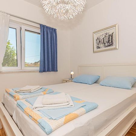 Apartments Villa Tribunj Tribunj  Bagian luar foto