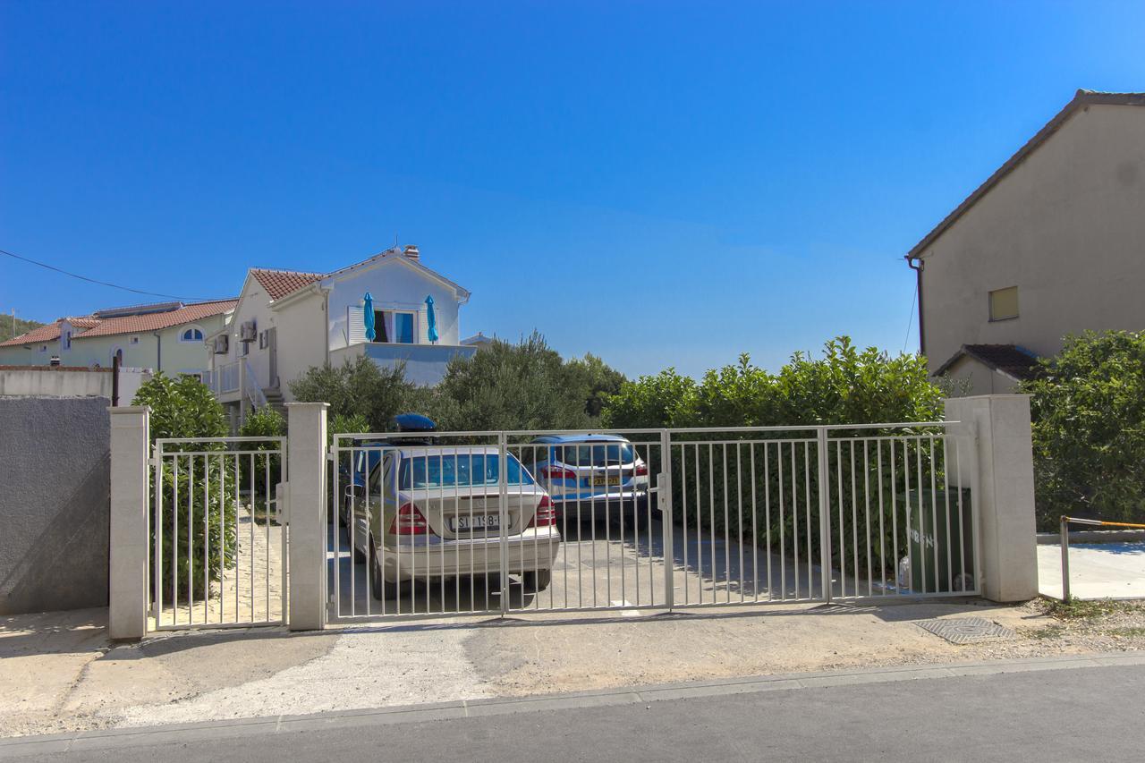 Apartments Villa Tribunj Tribunj  Bagian luar foto
